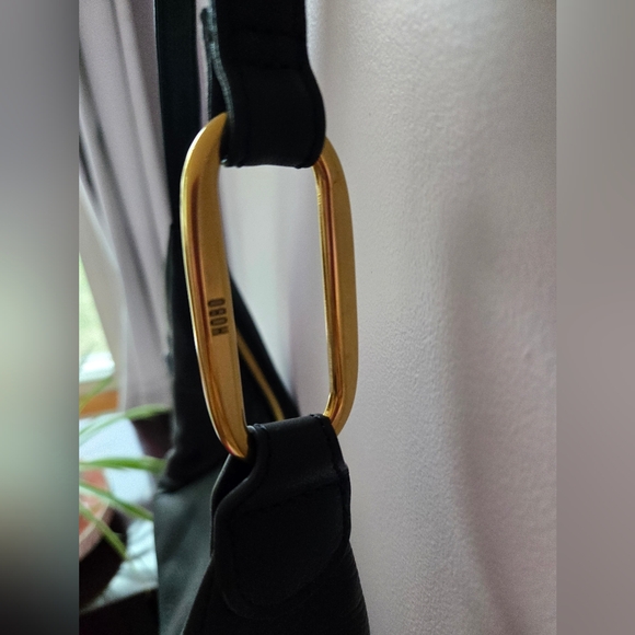 HOBO Black Pebbled Leather Shoulder Bag / HoboCondition: Excellent Pre-owned - Picture 2 of 16